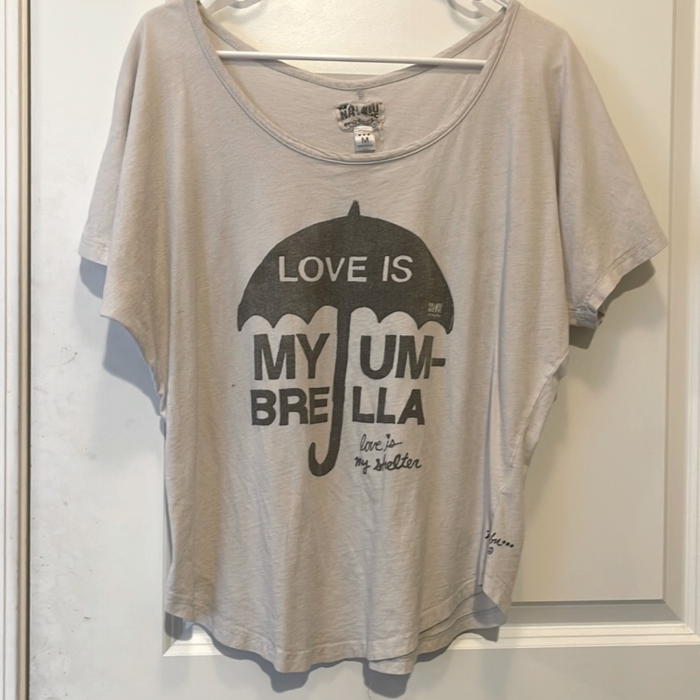 Off white/Gray “Love—Umbrella” top